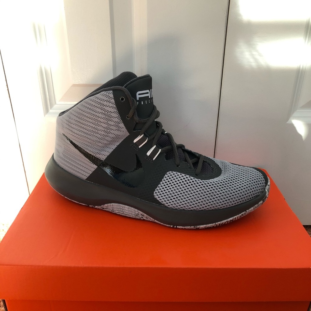 Men’s Nike Air Precision Basketball shoes